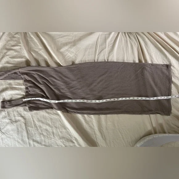 Ribbed midi dress - Picture 3 of 6